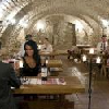 Weinkeller im Schlosshotel Hedervar - Ungarn - Weinproben im stimmungsvollen Weinkeller des im historischen Stil erneuten Schloßhotels Hedervar, Ungarn